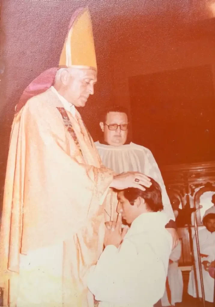 El-padre-Vidal-una-vida-prolífica_-sacerdote-panadero-karateca-taxidermista...