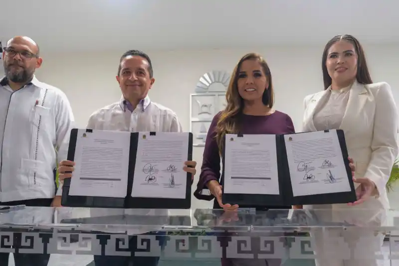 MARA LEZAMA Recibió 154 carpetas con el estado que guarda la Administración Pública en Quintana Roo