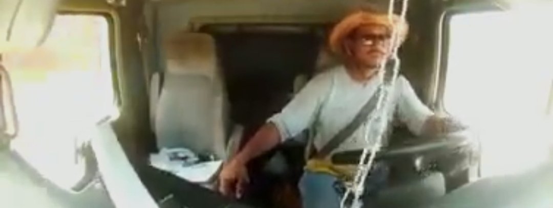 Pipa impacta camioneta estacionada en la Mérida