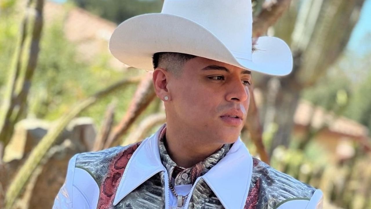 Eduin Caz sufre grave lesión tras bailar en concierto de Grupo Firme, estará en recuperación