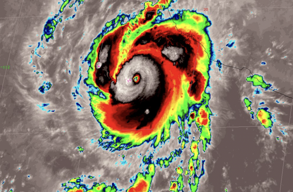 Roslyn se intensifica un huracán categoría 3; impactará entre Jalisco y Nayarit