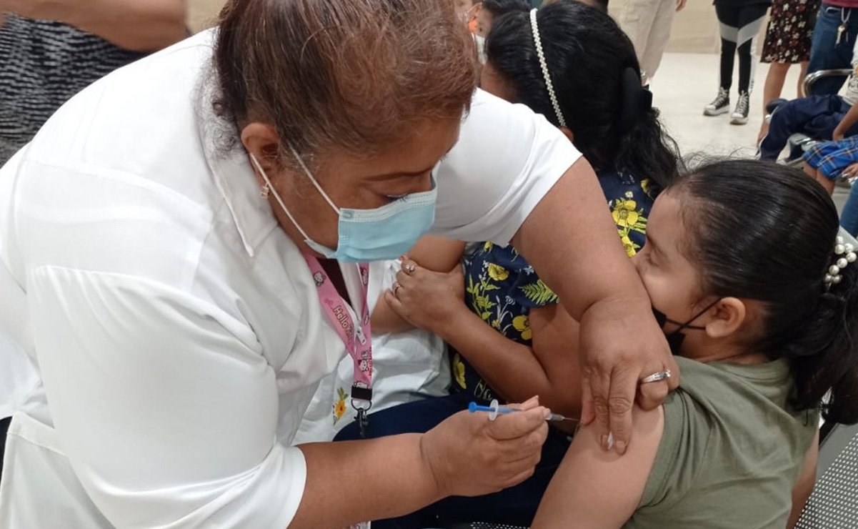 Responden padres de familia a llamado de Salud, para vacunar a menores contra el COVID