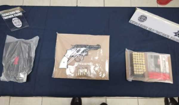 Detencion de sospechoso armado en Playa del Carmen
