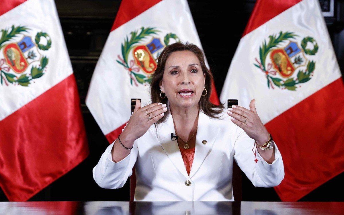 Perú |  Dina Boluarte pide 'perdón' si su gobierno se 'equivocó en encontrar la paz'