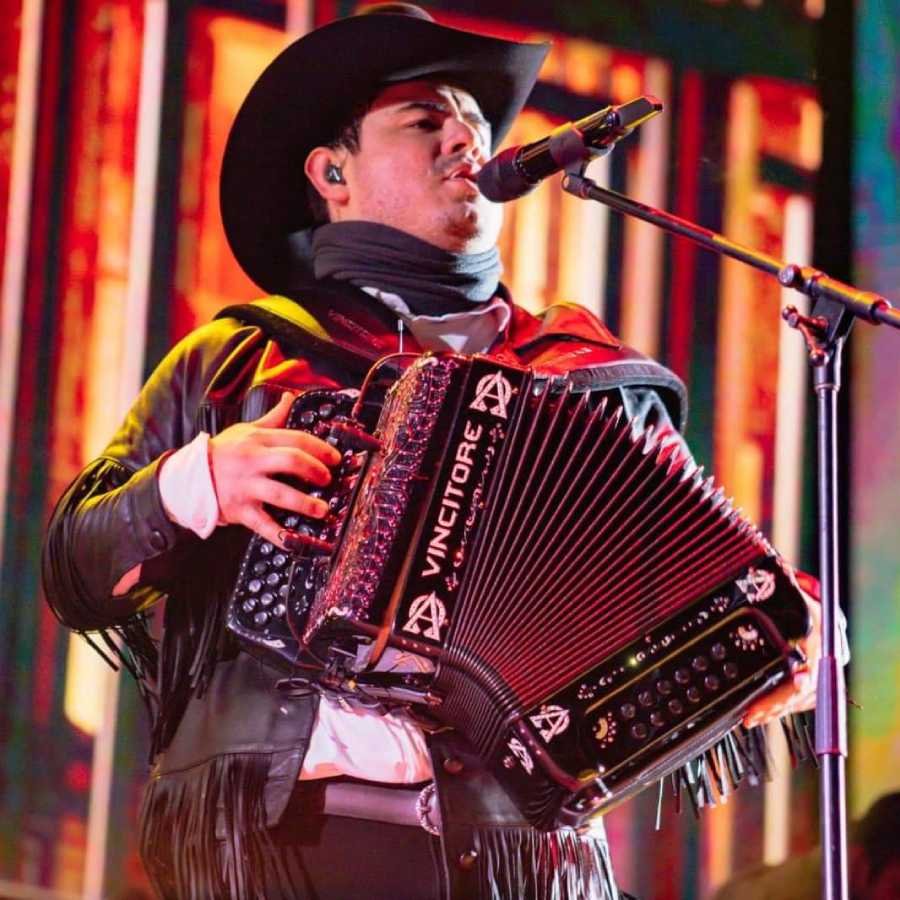 Cantante Alfredo Olivas detenido después de presentación en Zacatecas