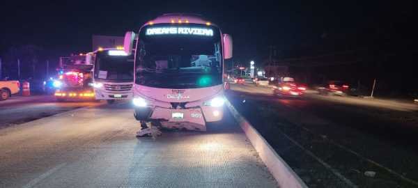 Choque entre camioneta y autobus en Cancun deja mujer lesionada 1