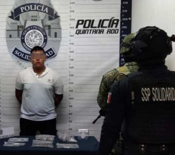 Detienen a dos individuos en Playa del Carmen por posesion de drogas y cartuchos 1