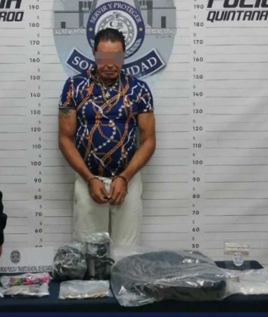 Detienen a dos individuos en Playa del Carmen por posesión de drogas y cartuchos