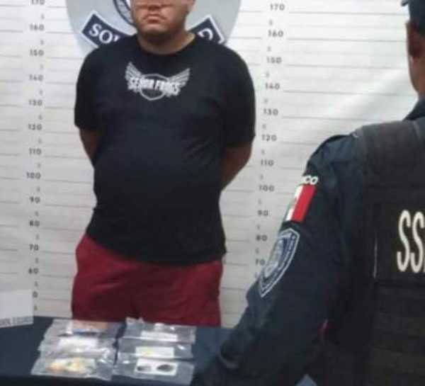 Dos individuos detenidos en Playa del Carmen por posesion de sustancias ilicitas 2