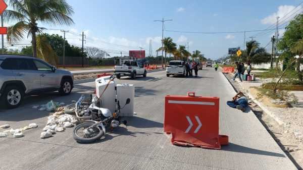 Accidente vial en Cancun taxi arrolla a repartidor de tortillas en bulevar Colosio 1