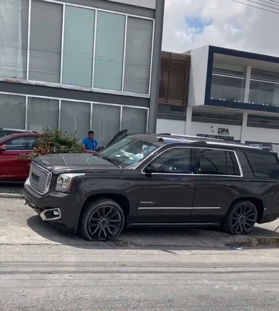 Caso de la camioneta atacada en Cancún: Fiscalía desmiente que perteneciera a Natanael Cano