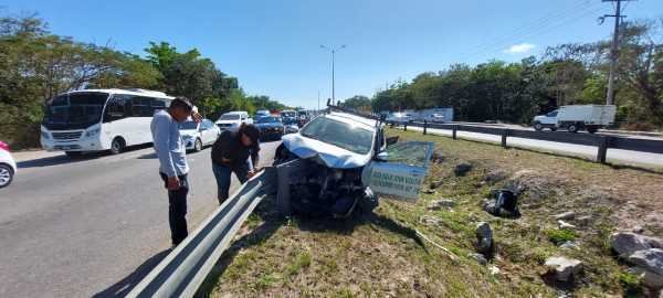 Descuido al volante Conductor dormido provoca choque en Playa del Carmen 1