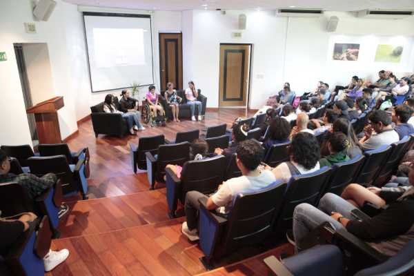 Mujeres deportistas de alto rendimiento imparten seminario sobre el papel de género en el deporte a estudiantes universitarios en Playa del Carmen 1 Mujeres deportistas de alto rendimiento imparten seminario sobre el papel de genero en el deporte a estudiantes universitarios en Playa del Carmen 1