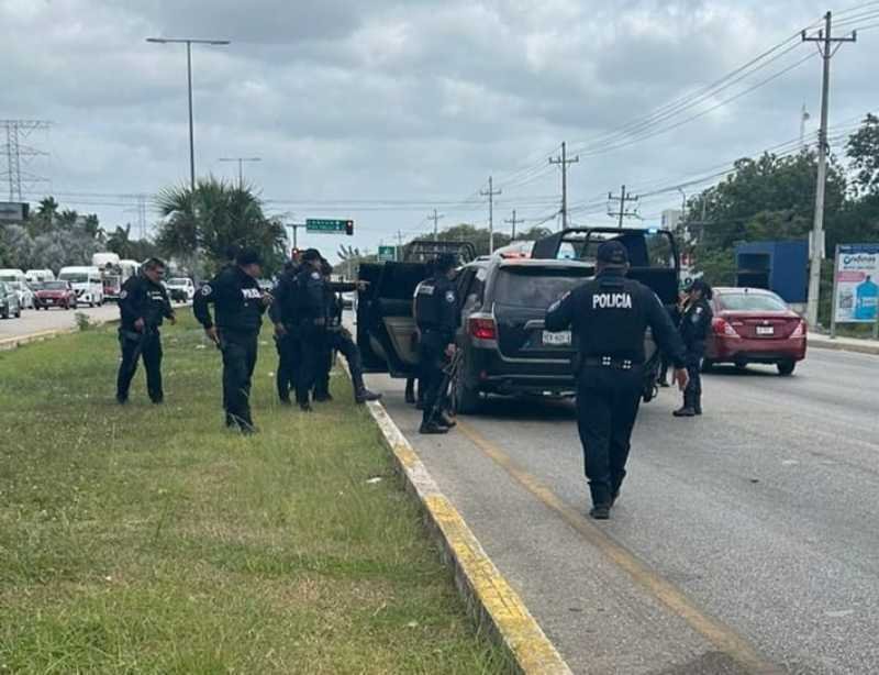 Policía de Solidaridad asegura a nueve personas, incluyendo cinco menores, en filtro carretero