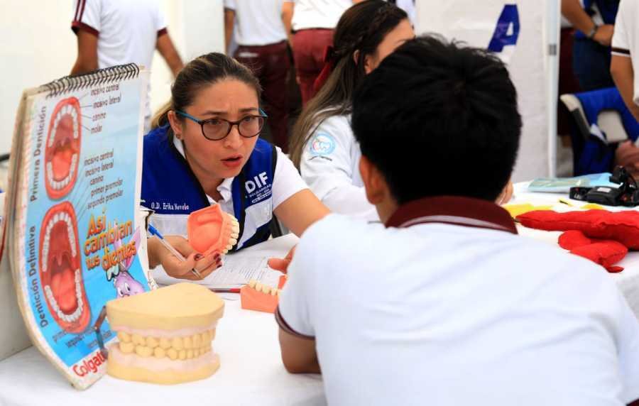 Programa "DIF en tu Escuela" lleva talleres de prevención a secundarias de Solidaridad