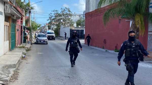 Violento asesinato en Cancun hombre muere dentro de su vehiculo en la Supermanzana 92 1