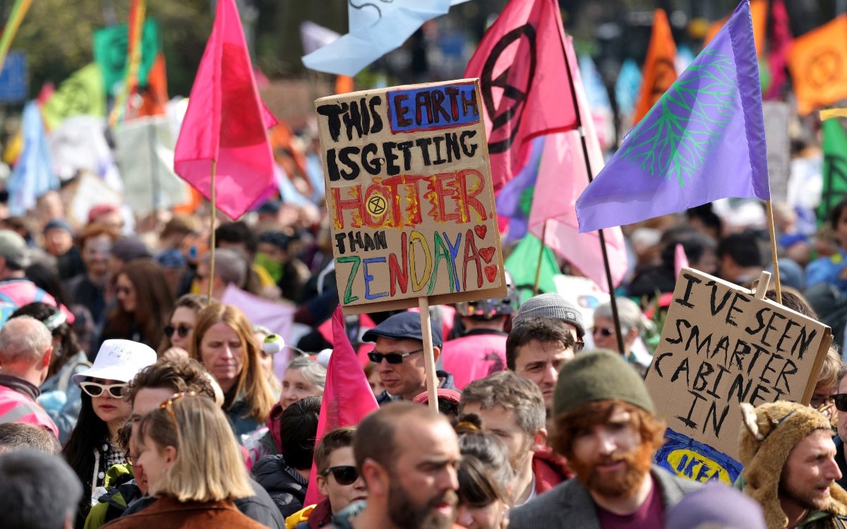 Activistas instan a actuar para evitar un futuro 'distópico' en el Día de la Tierra