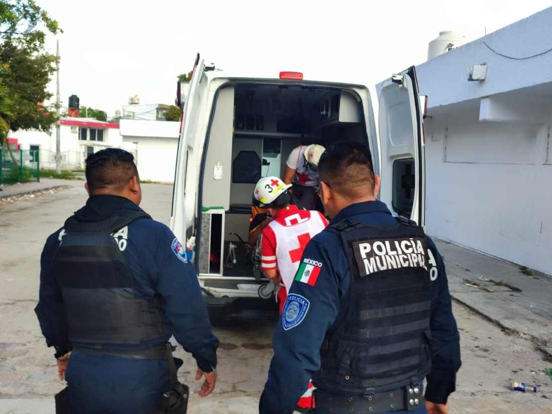 Balean a hombre en el Mercado 23 de Cancún