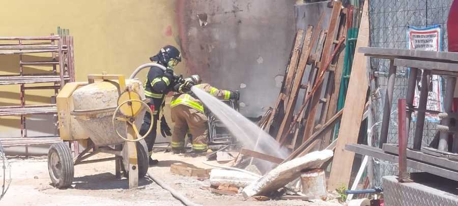 Conato de incendio en parroquia de Playa del Carmen causa daños menores