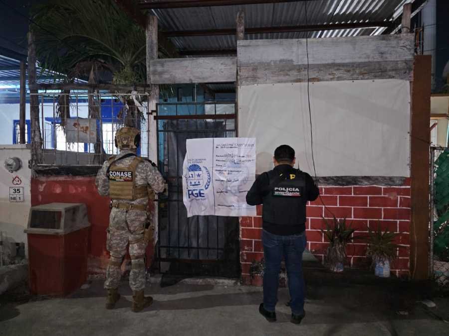 FGE catea tres propiedades en Cancún relacionadas con homicidios en la Zona Hotelera