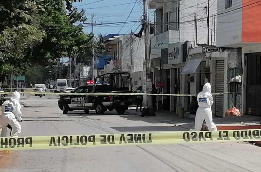 Mujer vinculada a narcomenudeo es secuestrada en Cancún tras violento ataque armado
