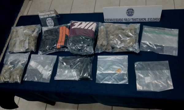 Policia Municipal de Solidaridad realiza diversas detenciones y asegura replicas de armas drogas y motocicleta robada 1
