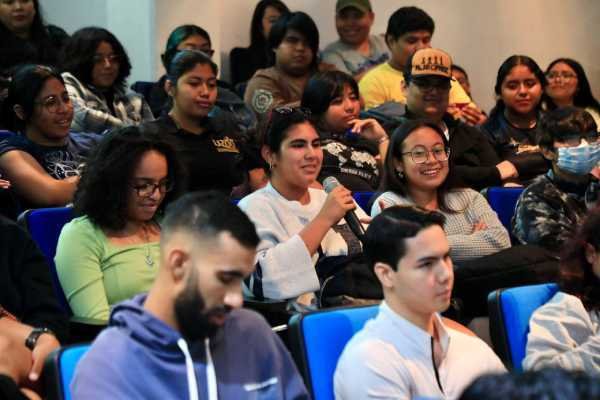 Presidenta municipal de Solidaridad impulsa el emprendimiento juvenil a traves de foro especializado 1