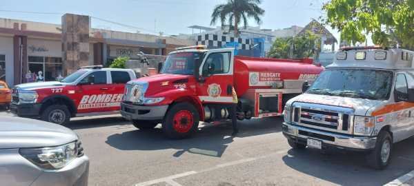 Rapida accion de bomberos evita propagacion de incendio en restaurante vegano de Playa del Carmen 1