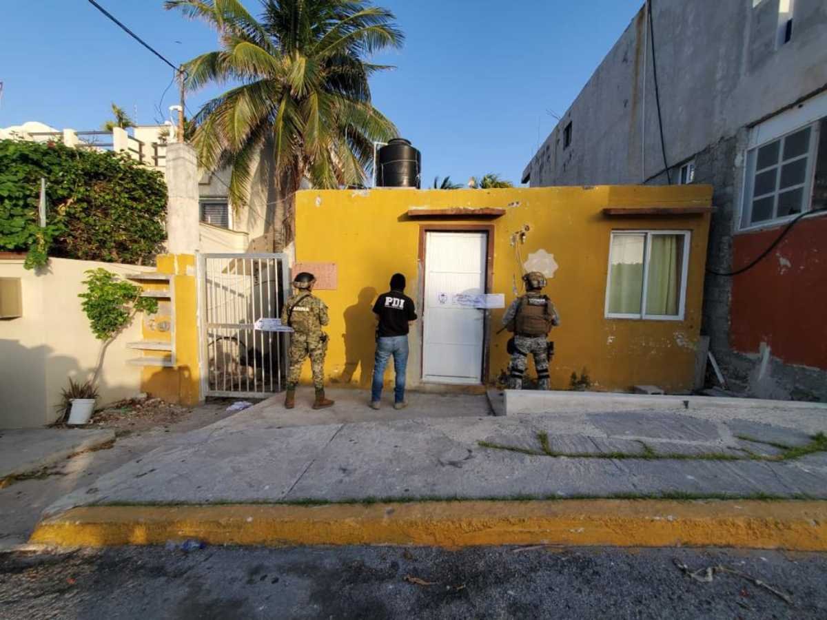 Fiscalía de Quintana Roo asegura cocaína en piedra durante cateo en Isla Mujeres