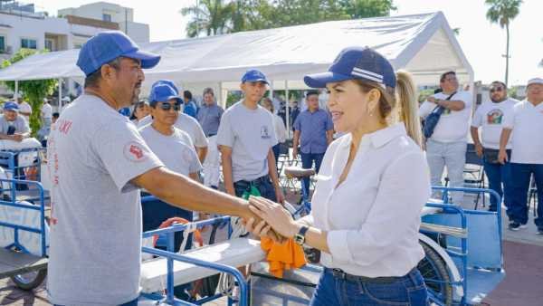 La presidenta Lili Campos lidera emotivo desfile en conmemoración del Día del Trabajo en Playa del Carmen 2 La presidenta Lili Campos lidera emotivo desfile en conmemoracion del Dia del Trabajo en Playa del Carmen 2