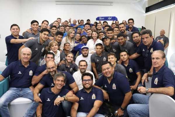 Lili Campos celebra con el Inter Playa del Carmen su destacado desempeño en la Liga Premier 1 Lili Campos celebra con el Inter Playa del Carmen su destacado desempeno en la Liga Premier 1