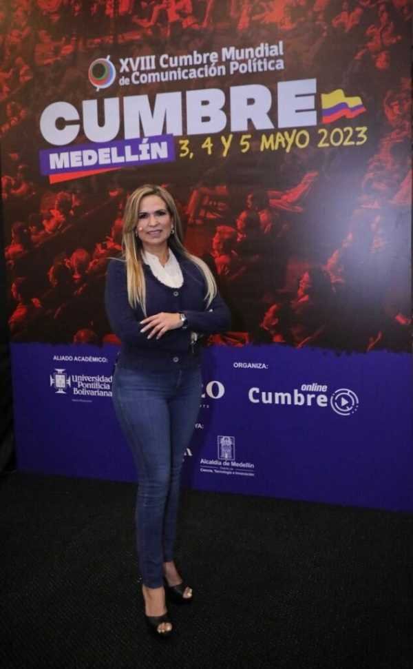 Lili Campos lidera una campaña para erradicar la violencia de género en la política de Playa del Carmen 1 Lili Campos lidera una campana para erradicar la violencia de genero en la politica de Playa del Carmen 1