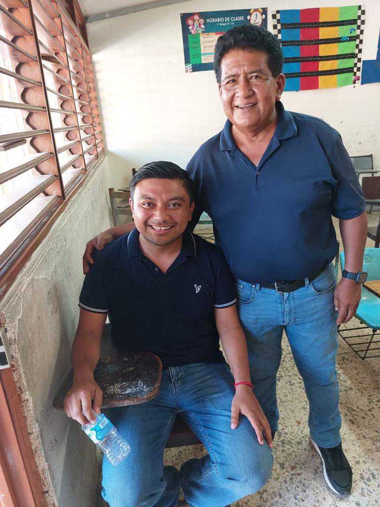 Luis Herrera Quiam brinda ayuda a la Escuela Primaria "Niños Héroes" con donación de mobiliario 1 Luis Herrera Quiam brinda ayuda a la Escuela Primaria Ninos Heroes con donacion de mobiliario 1