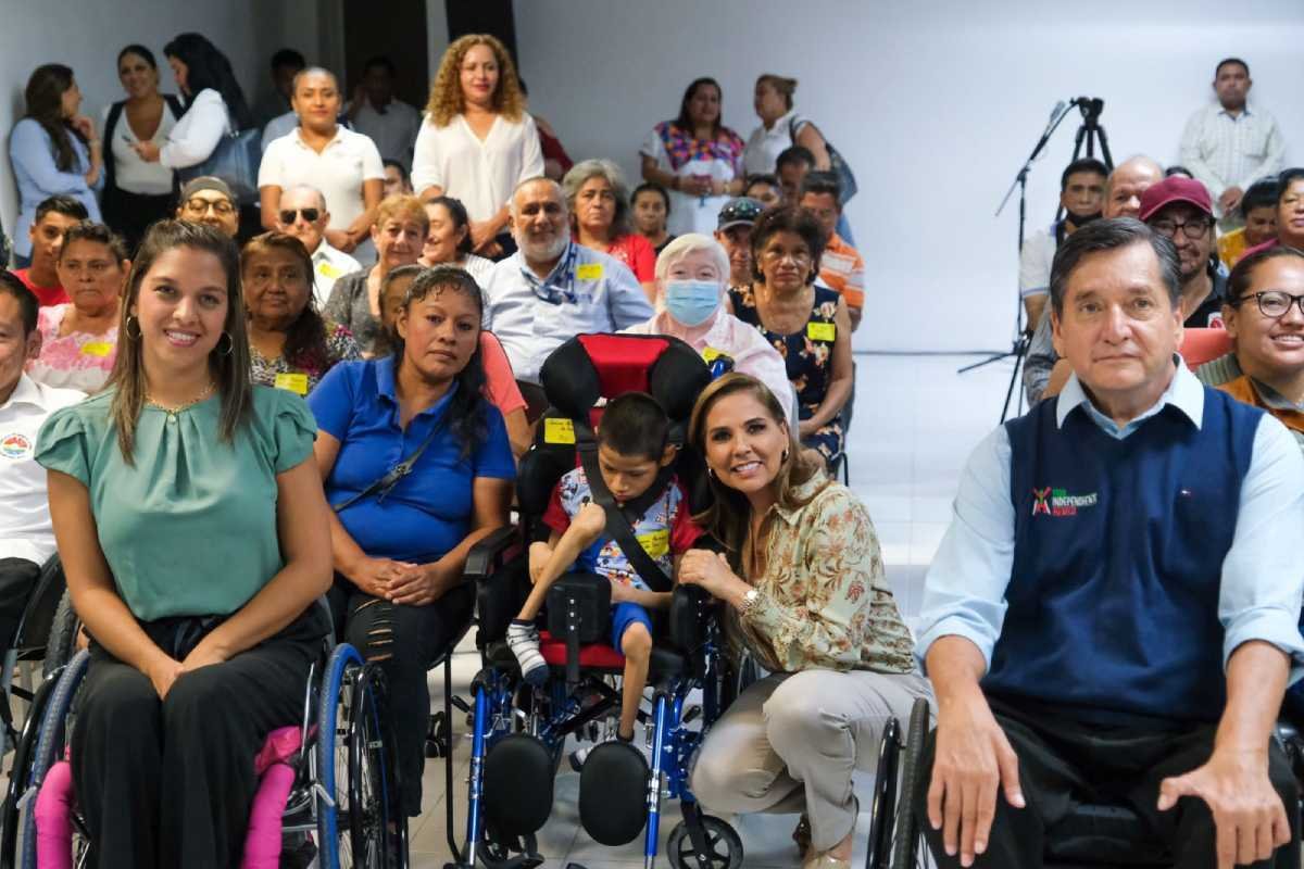 Mara Lezama Gobernadora de Quintana Roo lidera entrega de apoyos para personas con discapacidad