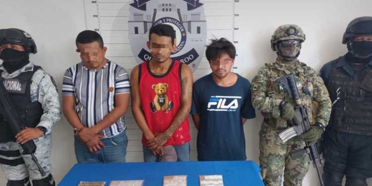 Policía de Cancún detiene a individuos con drogas y munición