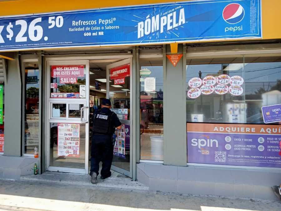Policía desmiente falsa alarma de personas armadas en tienda Oxxo