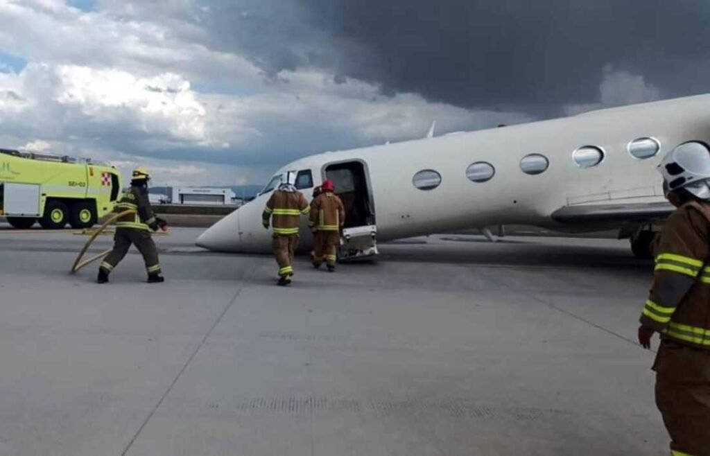 Aterrizaje de emergencia en el AIFA de un avión de la FGR tras perder el tren de aterrizaje