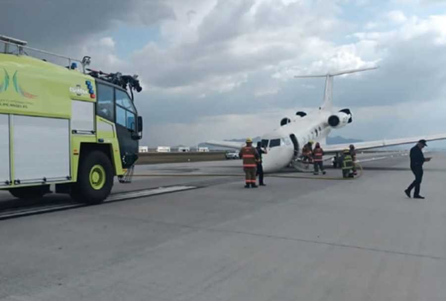 Aterrizaje de emergencia en el AIFA de un avion de la FGR tras perder el tren de aterrizaje 2