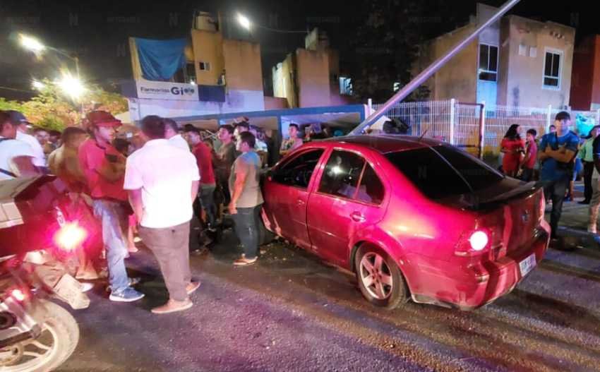 Conductor ebrio arrolla a una familia en Villas del Sol sin causar victimas fatales 1