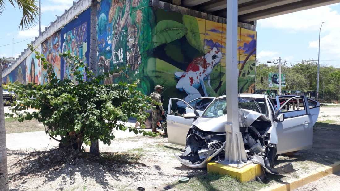 Cuatro heridos tras impactante choque en el puente de Akumal