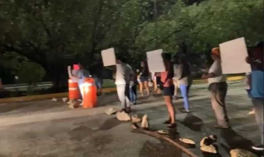 Detenidos cuatro individuos por bloqueo de carretera en Playa del Carmen