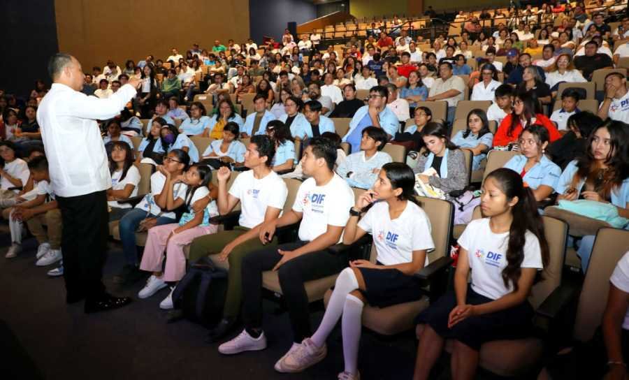 Gobierno de Solidaridad promueve Simposio contra la explotacion laboral de menores 1