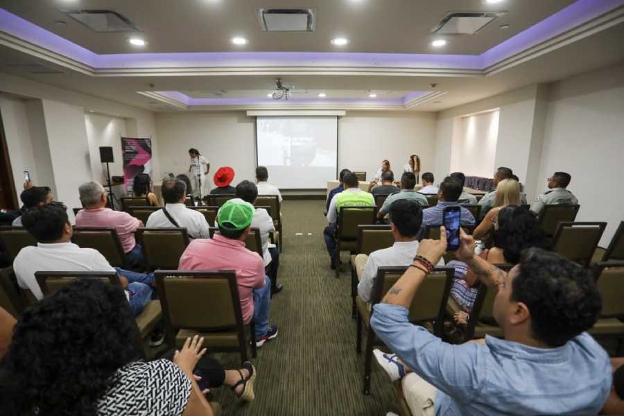 Lili Campos es elogiada por su destacado impulso al deporte recibiendo reconocimientos oficiales 1