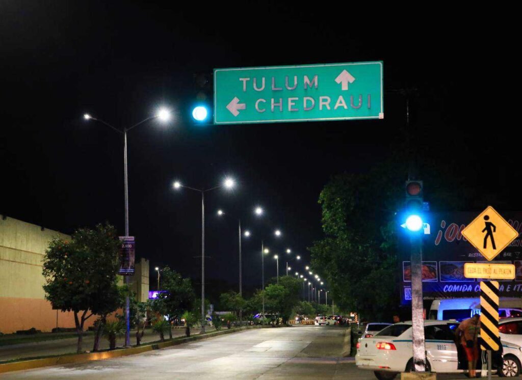 Lili Campos Ilumina Solidaridad: Un Proyecto de Seguridad y Renovación Urbana 2 Refuerza Lili Campos seguridad del municipio con iluminacion 2