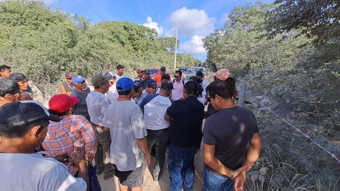Comunidades de la zona norponiente del Tren Maya bloquean acceso a proveedores y trabajadores exigiendo servicios y certeza jurídica
