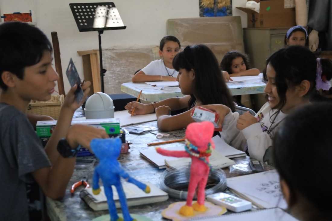 Descubre un Verano Lleno de Arte y Creatividad: Inscripciones Abiertas en el Curso de Verano Chéejil Páalal