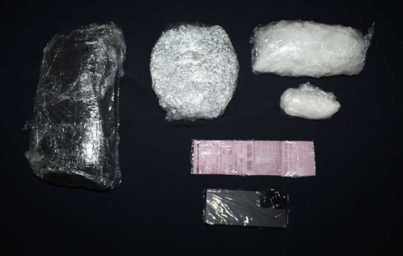 Detencion de individuo con drogas en la terminal de autobuses de Cancun 1