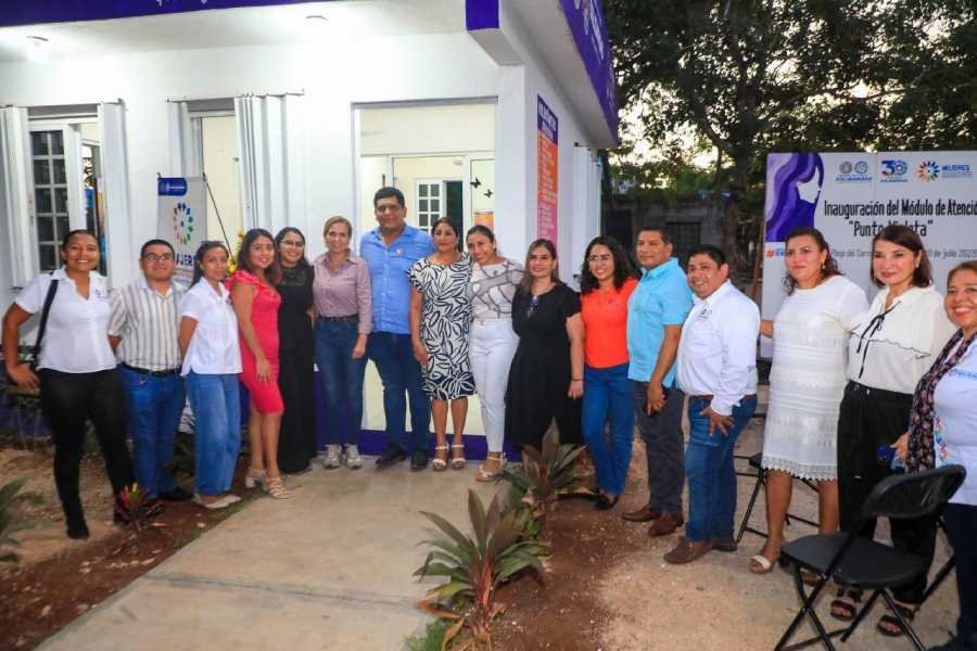 Lili Campos inaugura el primer Punto Violeta en Puerto Aventuras para combatir la violencia de genero 1