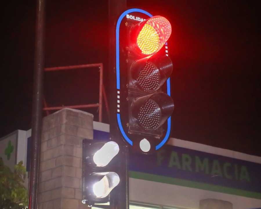 Lili Campos inaugura los primeros semáforos en Puerto Aventuras para impulsar la seguridad y la movilidad 2 Lili Campos inaugura los primeros semaforos en Puerto Aventuras para impulsar la seguridad y la movilidad 2