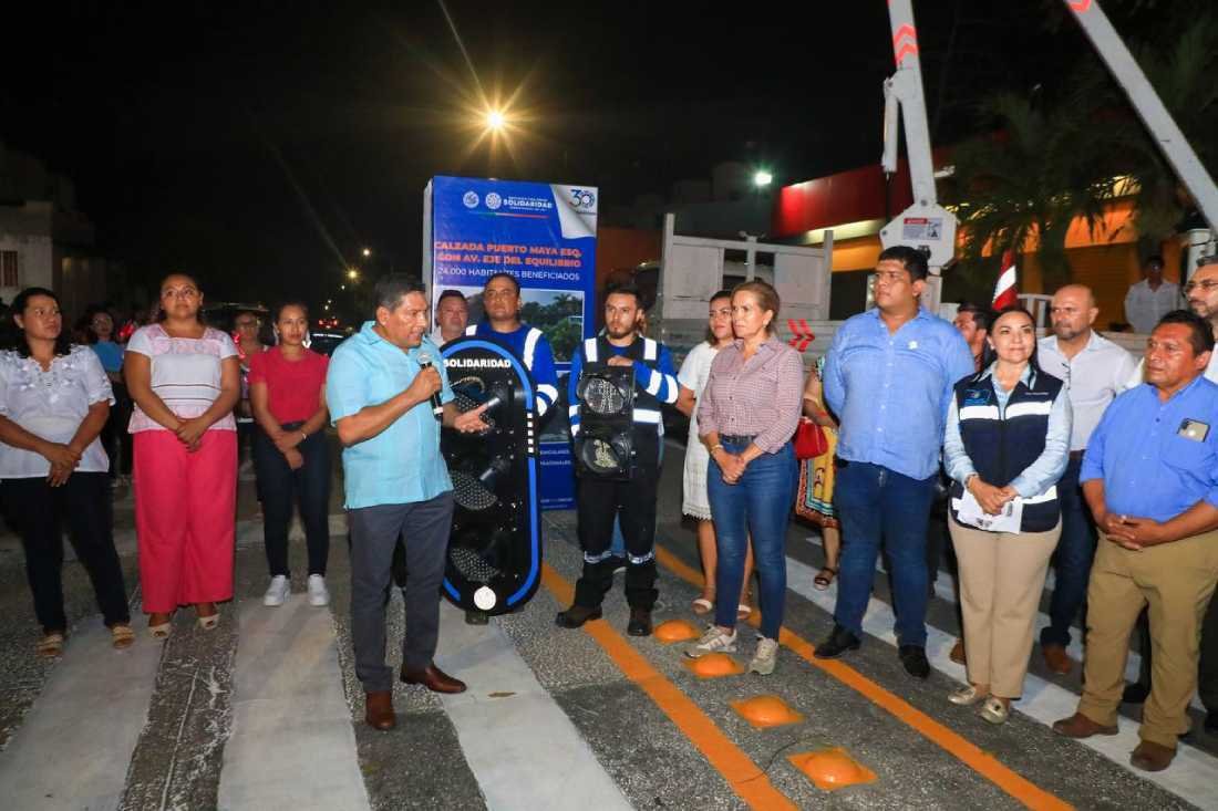 Lili Campos inaugura los primeros semáforos en Puerto Aventuras para impulsar la seguridad y la movilidad